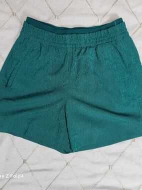 Athleta Echo Shorts Green Lightweight Quick Dry Elastic Athletic Running Gym 4